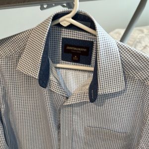 Johnson and Murphy button down size Medium